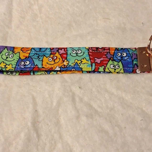 Crazy Cats Pattern Key Holder - Picture 2 of 2